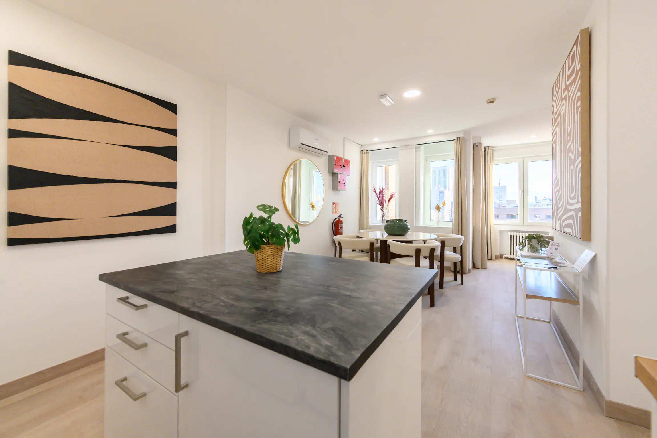 2-Bedroom Apartment in Avenida de Brasil, Madrid (1687772) ROOM 1