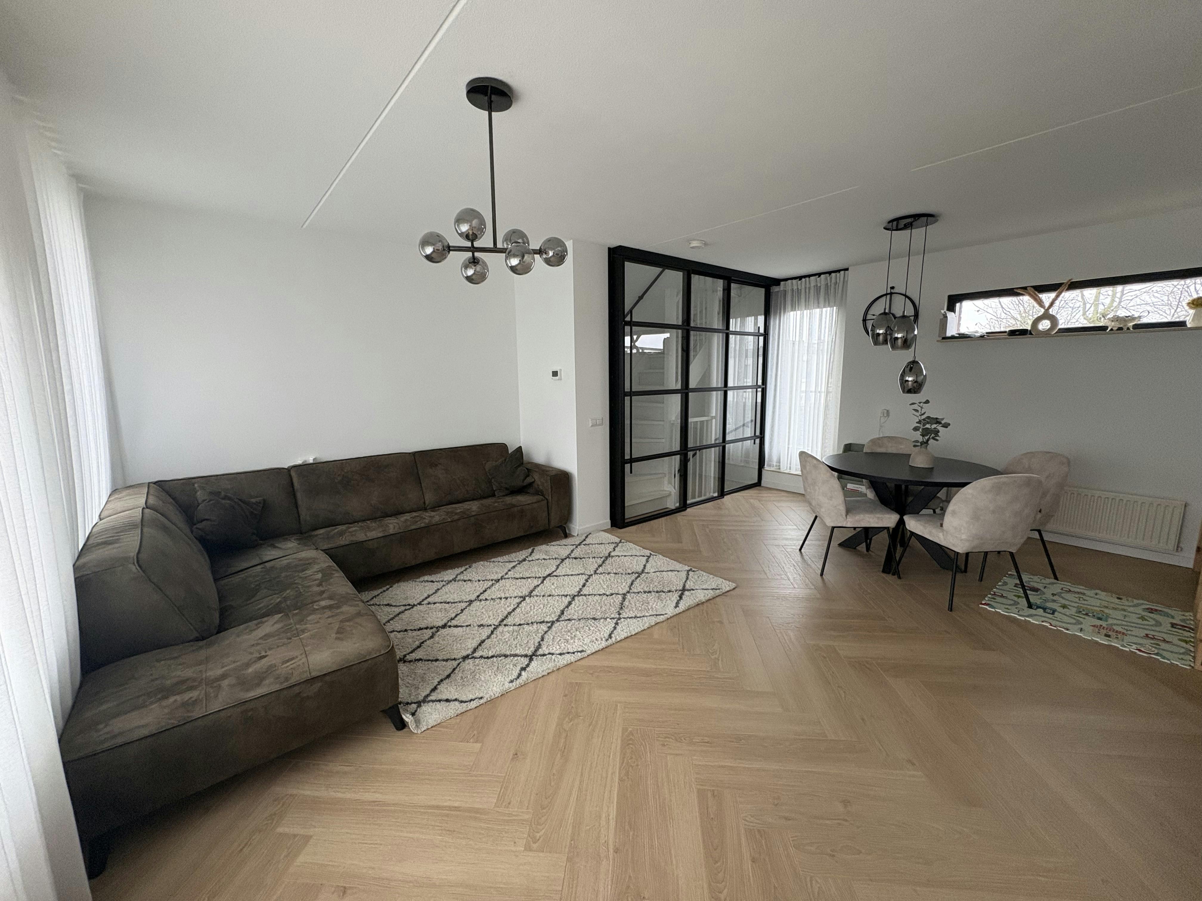 Дом сдается в аренду за 1 575 € в месяц в Roosendaal, Teslastraat