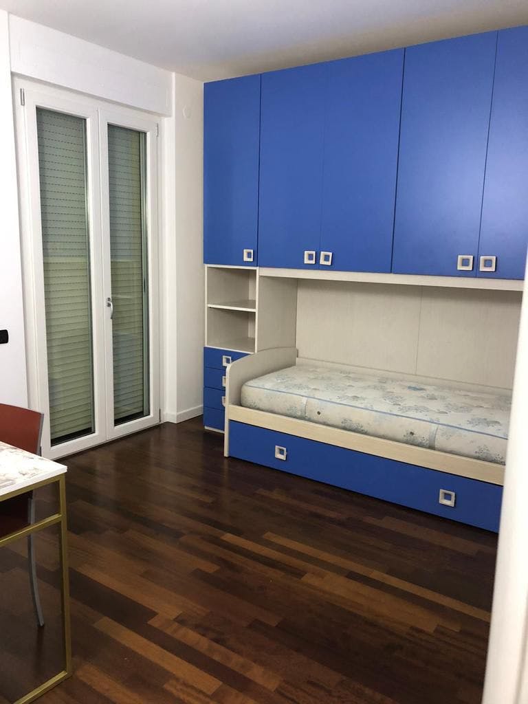 Pokój prywatny do wynajęcia za 550 € miesięcznie w mieście Peschiera Borromeo, Via Oriana Fallaci