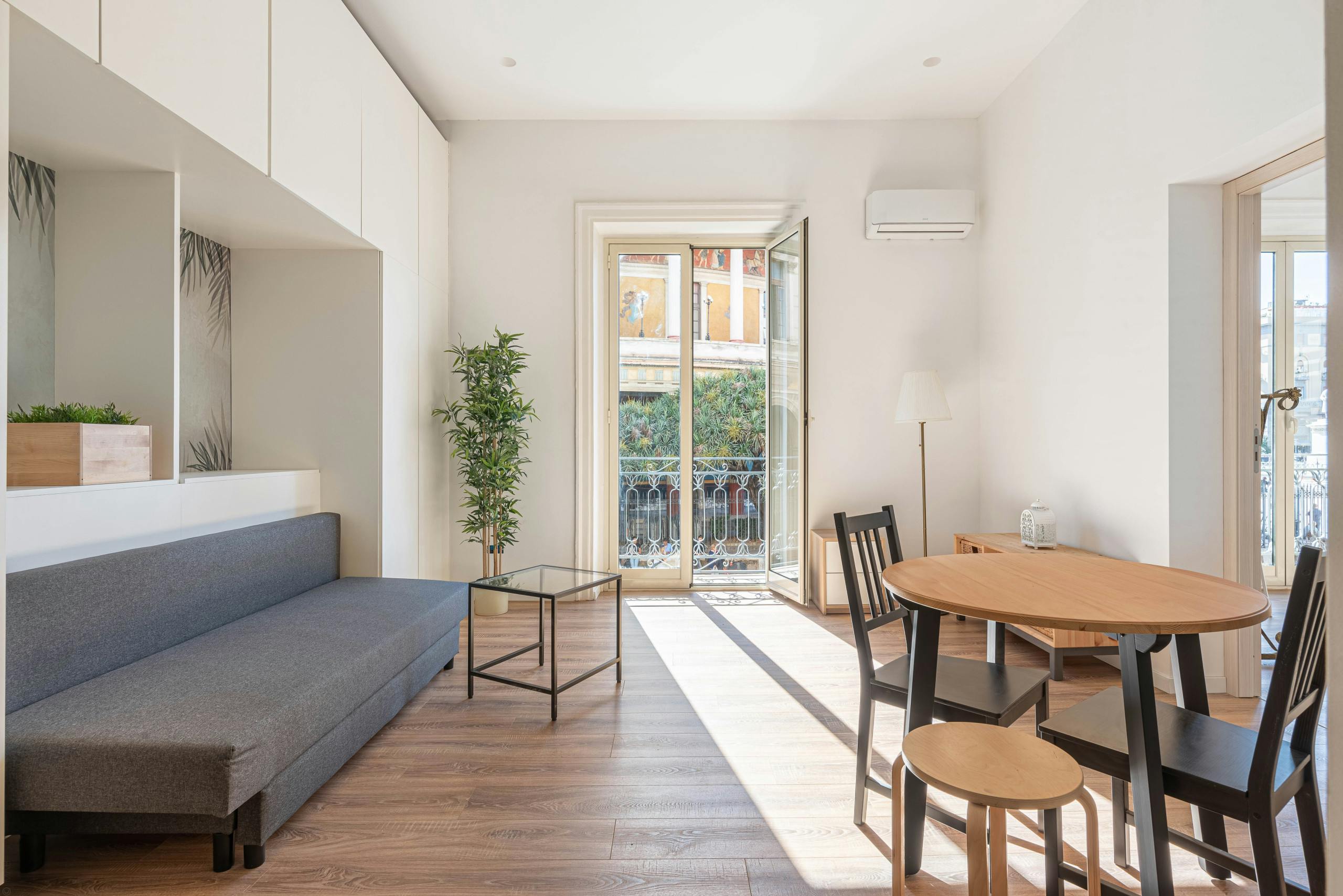 Apartment for rent for €1,200 per month in Palermo, Via Filippo Turati