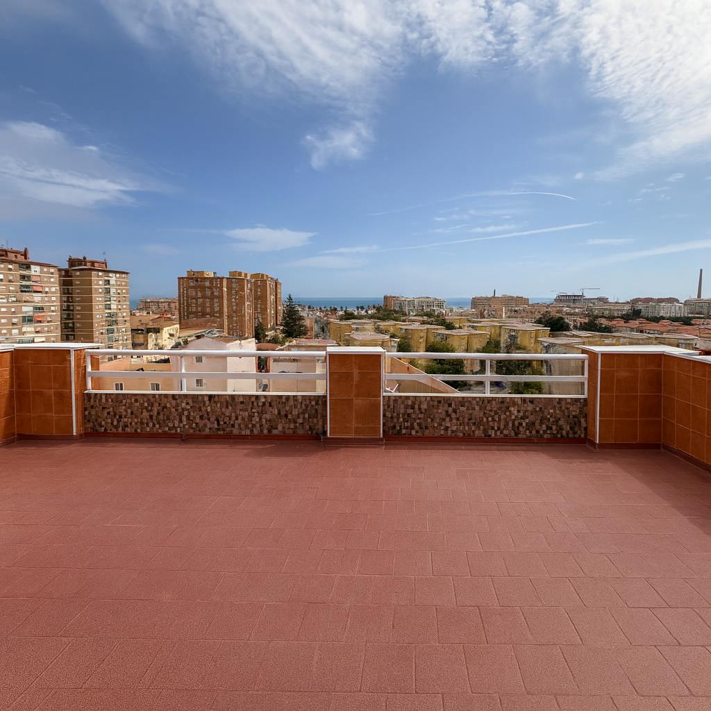 Apartment for rent for €1,500 per month in Málaga, Calle Héroe de Sostoa
