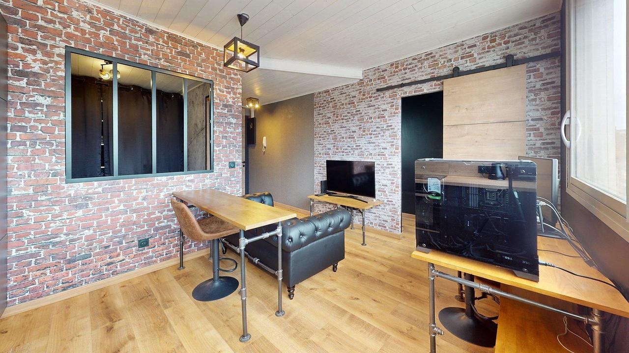 单间公寓 正在以 €700 的月租出租，其位于 Bordeaux, Rue Ernest Denis