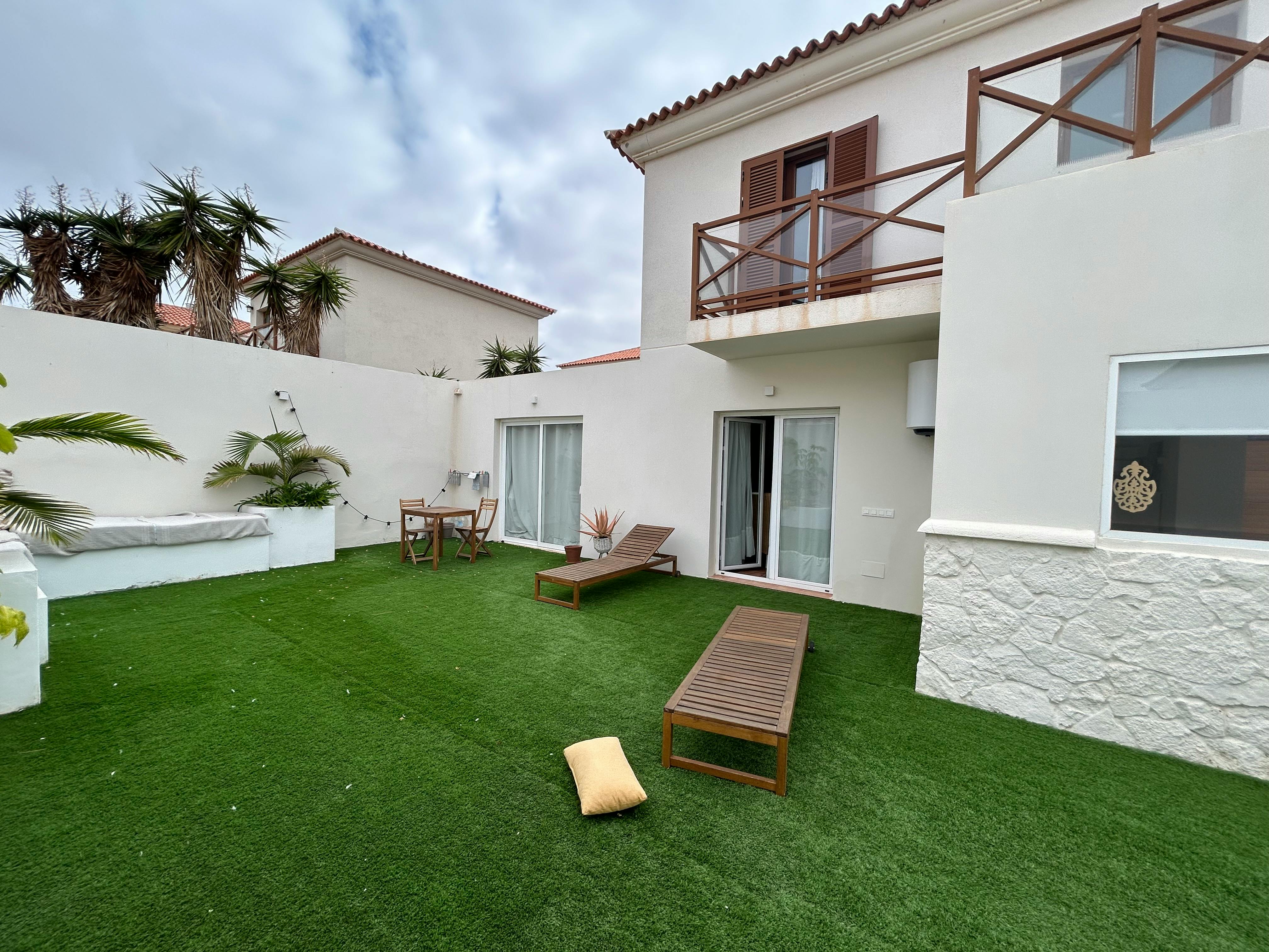 Hus att hyra för 1 200 € i månaden i La Oliva, Calle Sabina