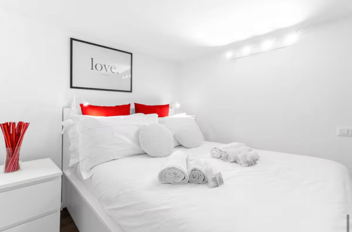 Apartment for rent for €1,300 per month in Milan, Via Ambrogio Binda