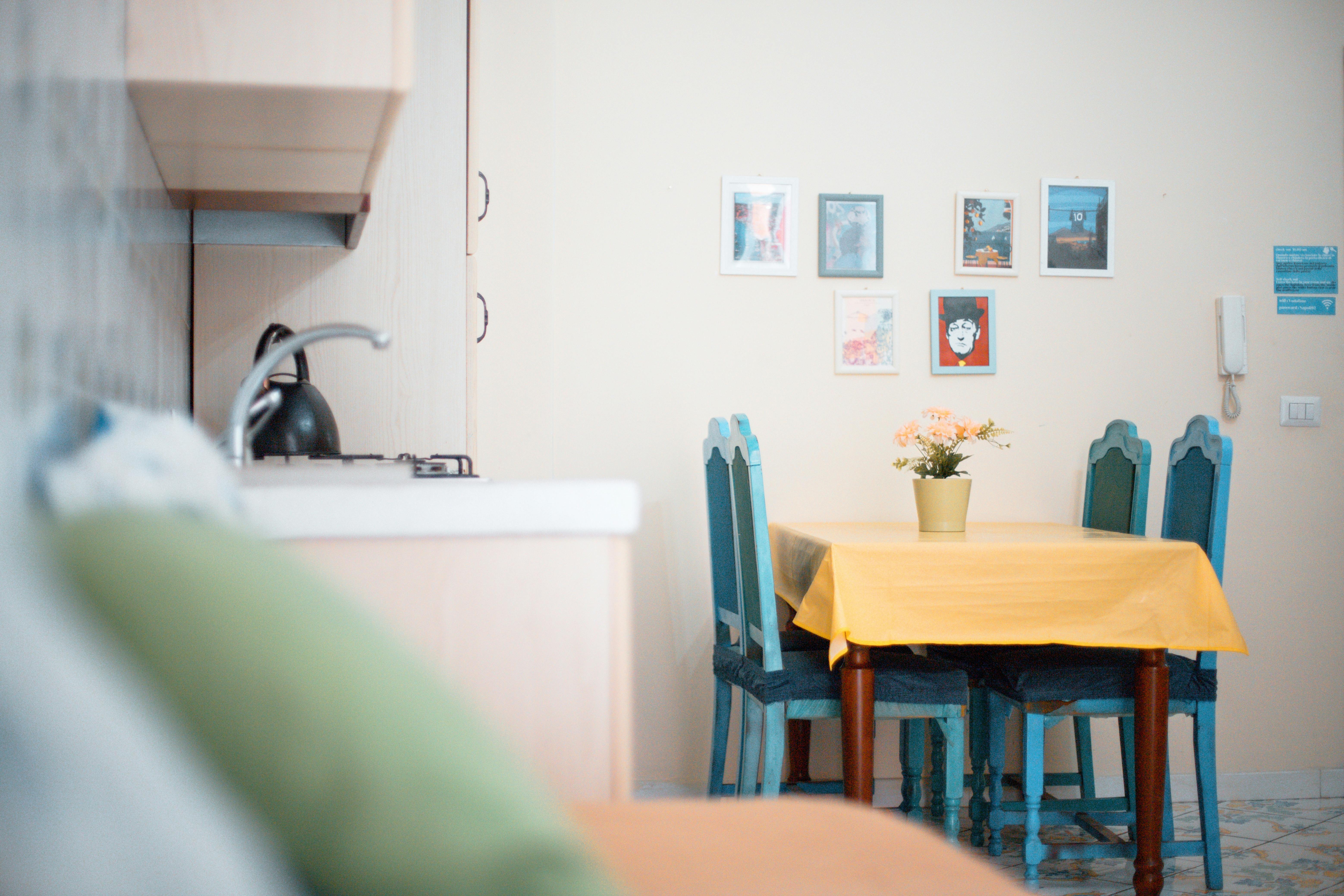 Studio for rent for €700 per month in Naples, Via Salvator Rosa