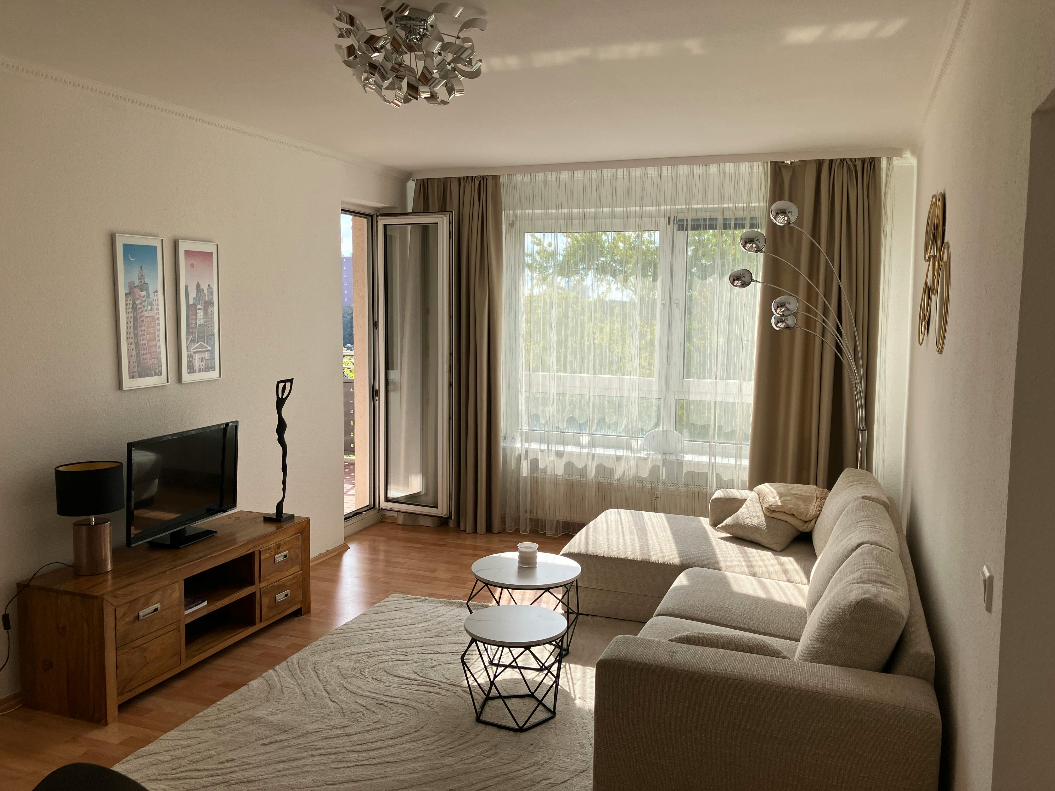 Appartamento in affitto a 1400 € al mese a Frankfurt am Main, Niederurseler Landstraße