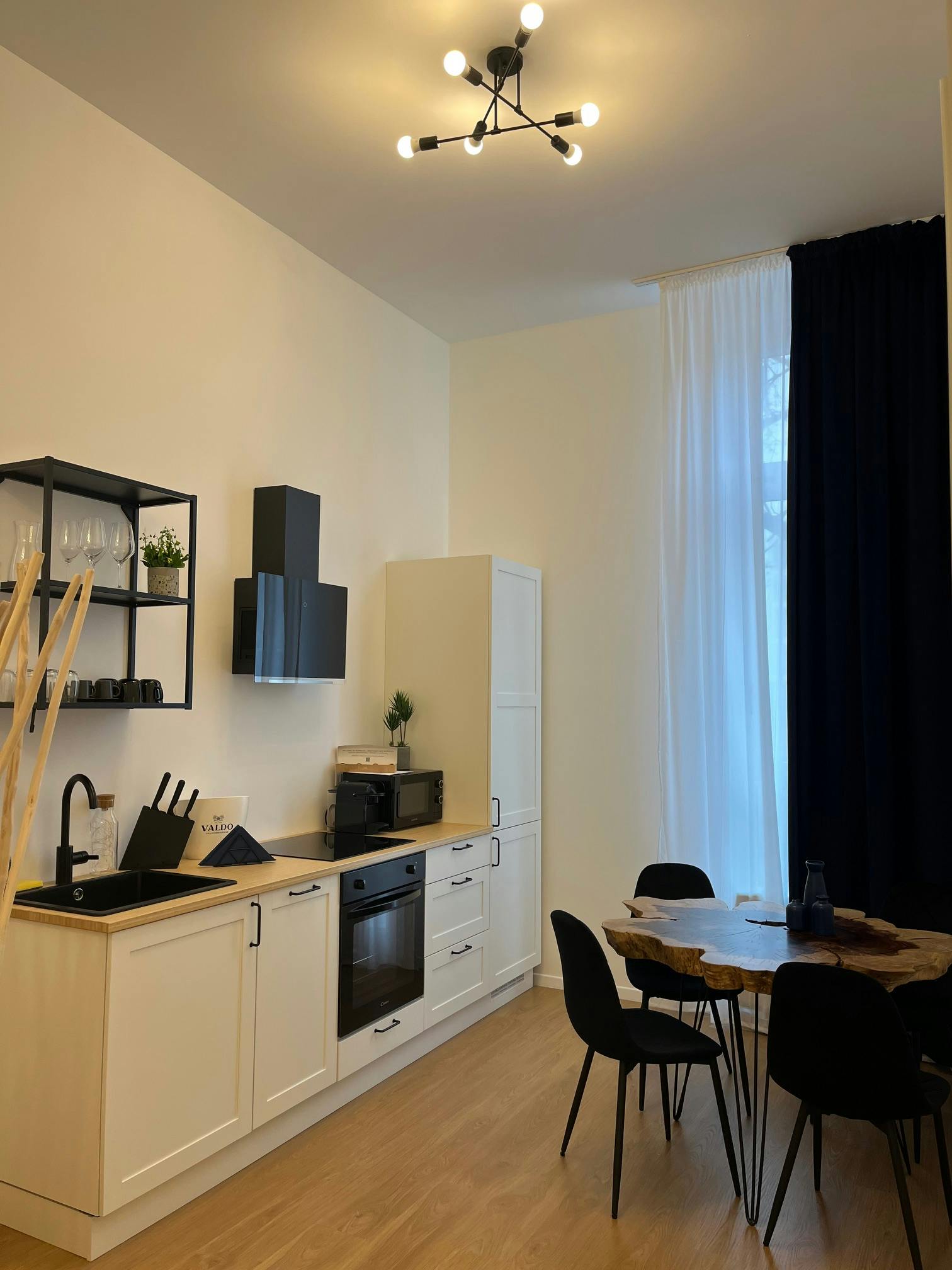 Apartment for rent for €1,300 per month in Milan, Via Muzio Attendolo Detto Sforza