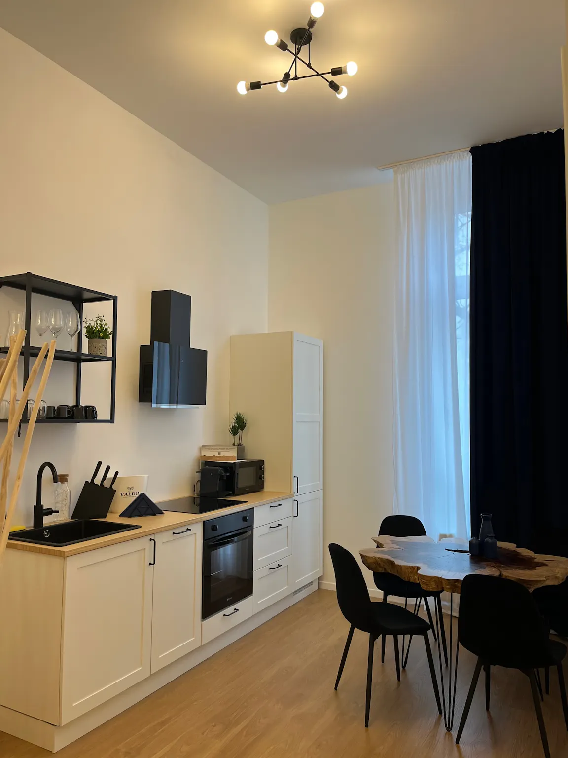 1-Bedroom Apartment in Via Muzio Attendolo Detto Sforza, Milan (1688352) ROOM 2