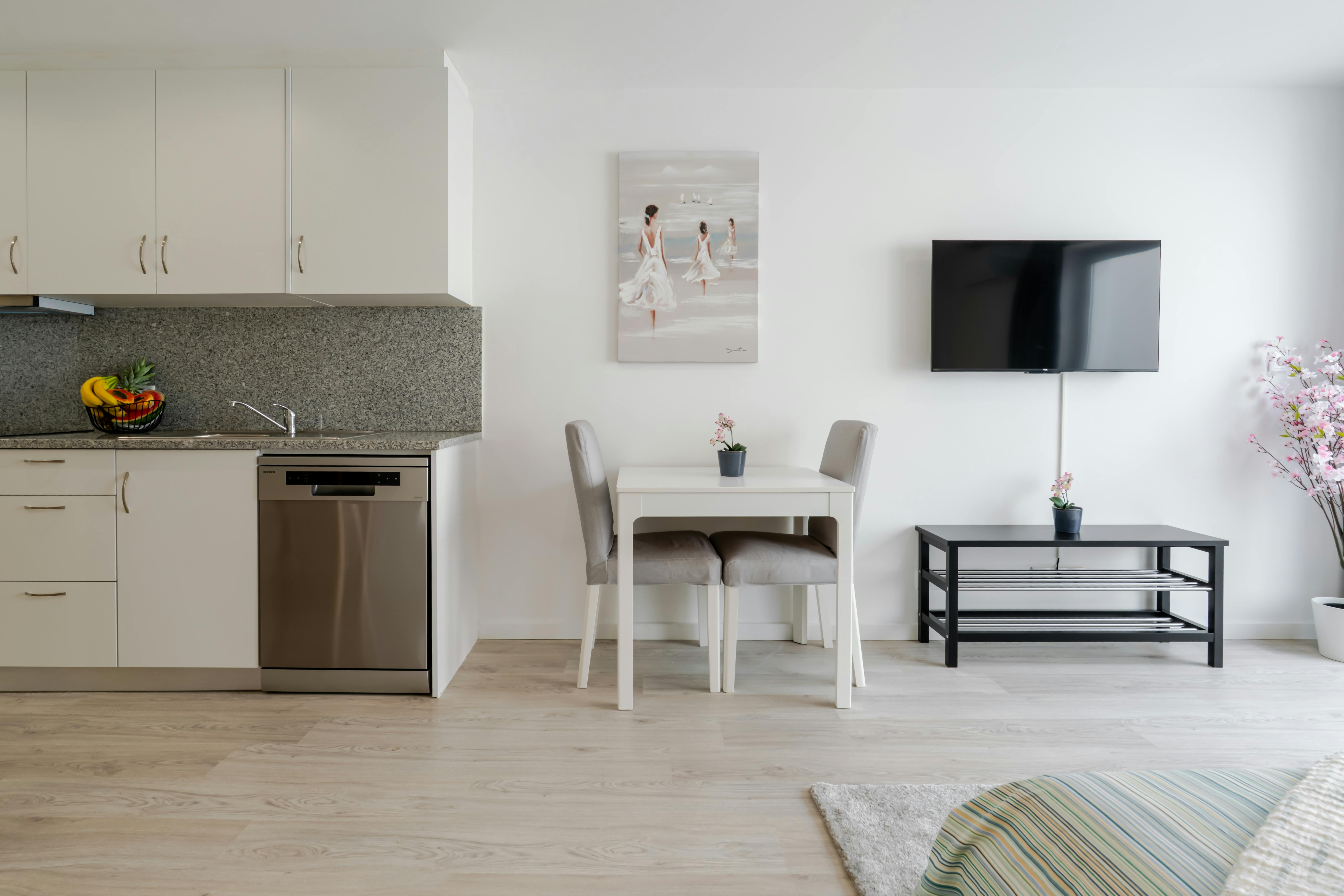 Rua Álvaro de Castelões, Porto preview