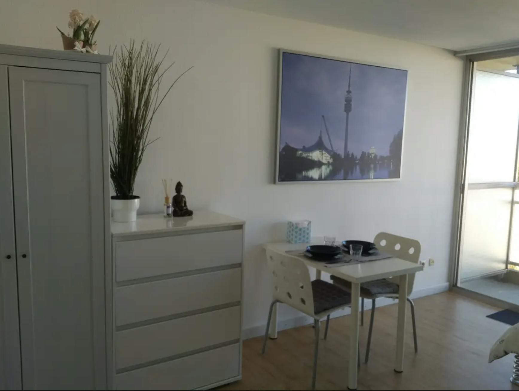 Apartment for rent for €1,400 per month in Munich, Quiddestraße