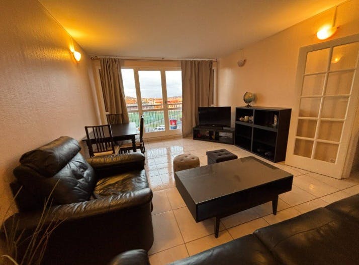 Apartment for rent for €2,300 per month in Argenteuil, Allée Gustave Courbet