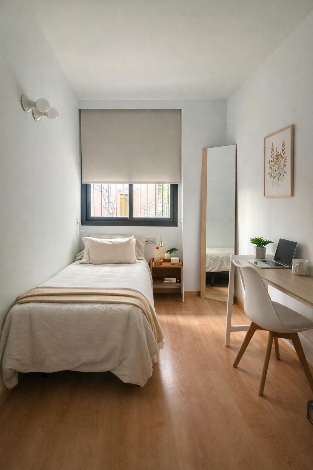 Private room for rent for €790 per month in Barcelona, Carrer de José Millán González