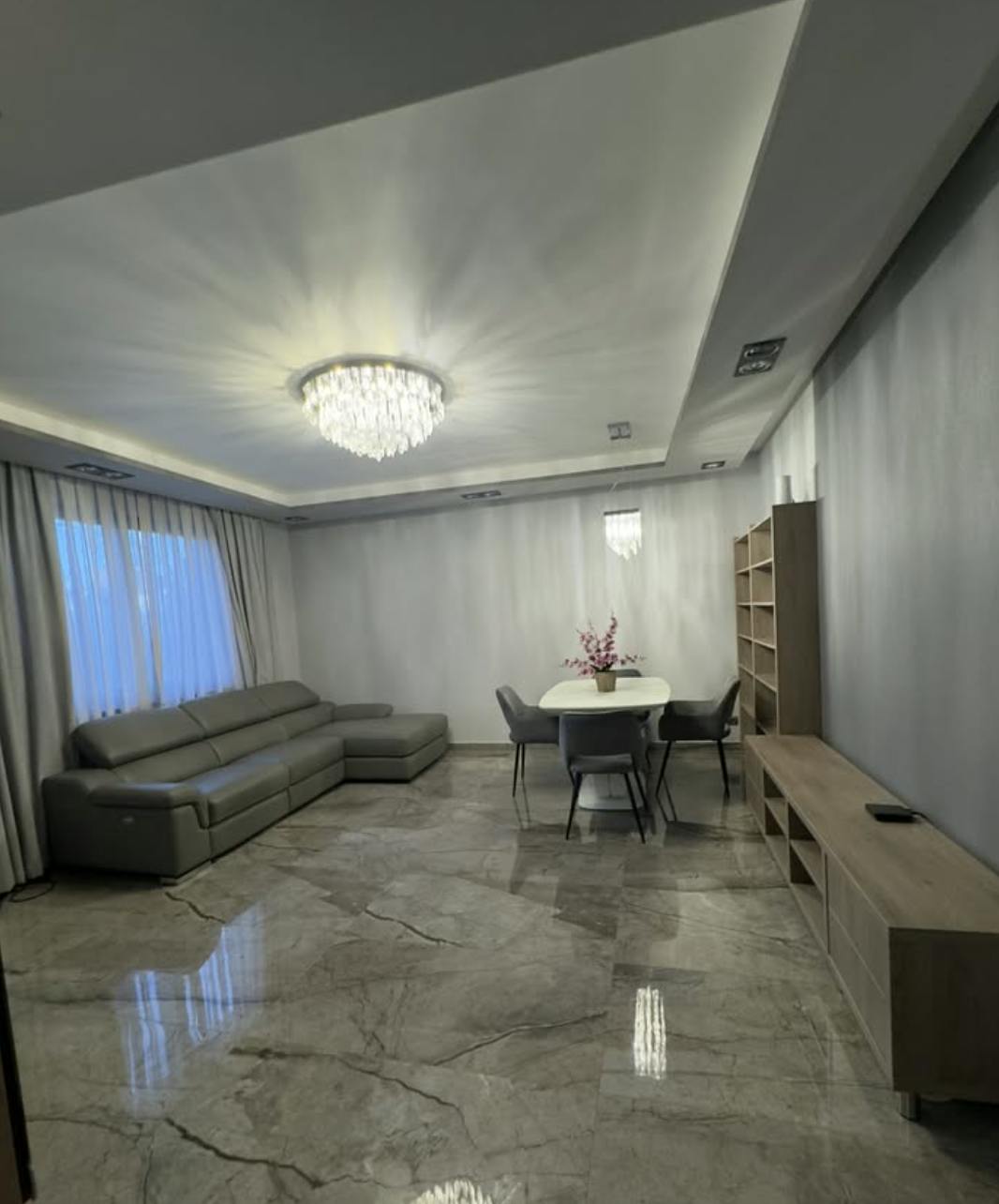 Wohnung zu mieten für 990 € pro Monat in Budapest, Dolmány utca