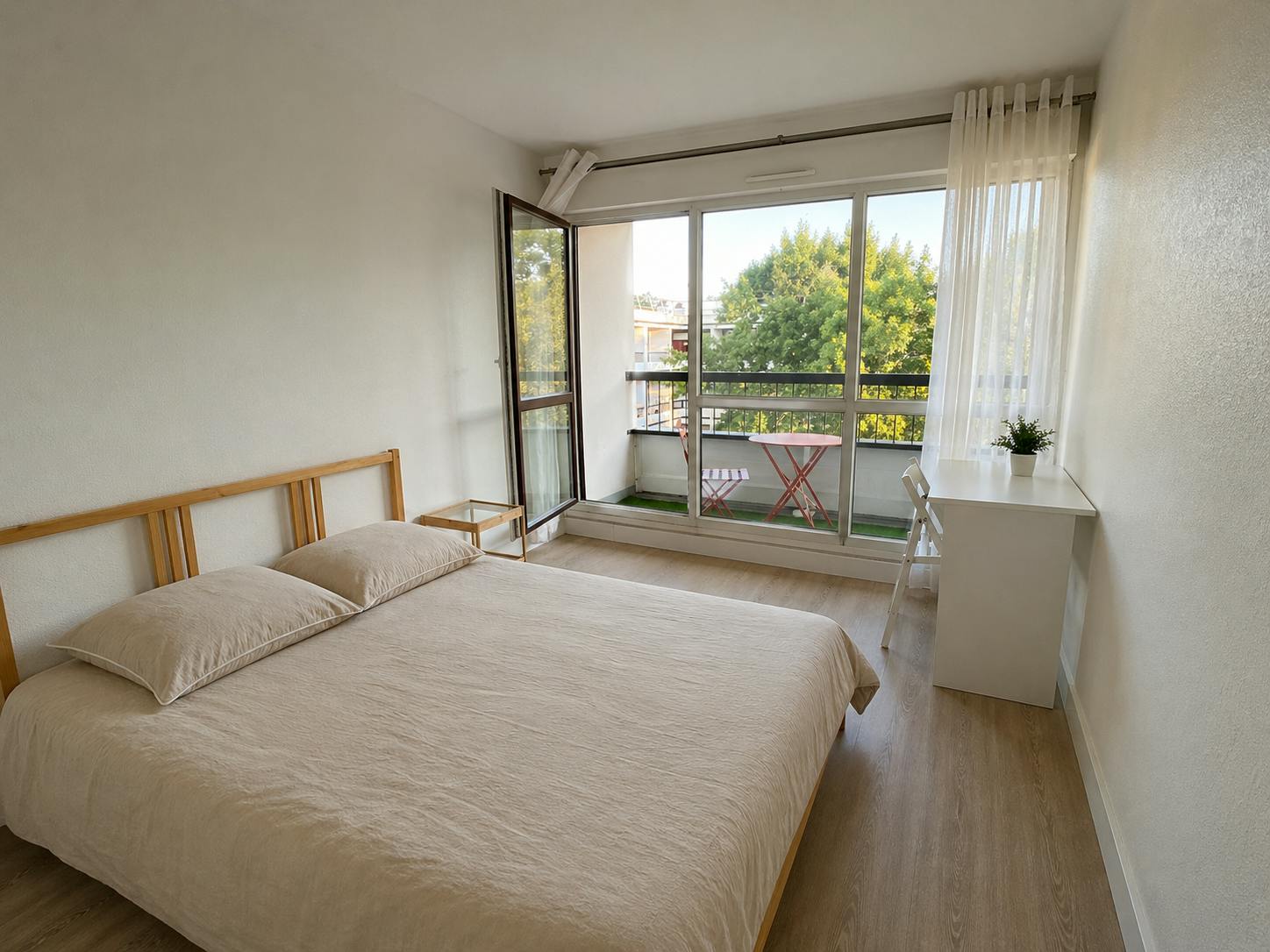 Rue de l'Horloge, Pessac preview