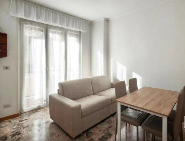 Apartment for rent for €960 per month in San Remo, Via Dante Alighieri