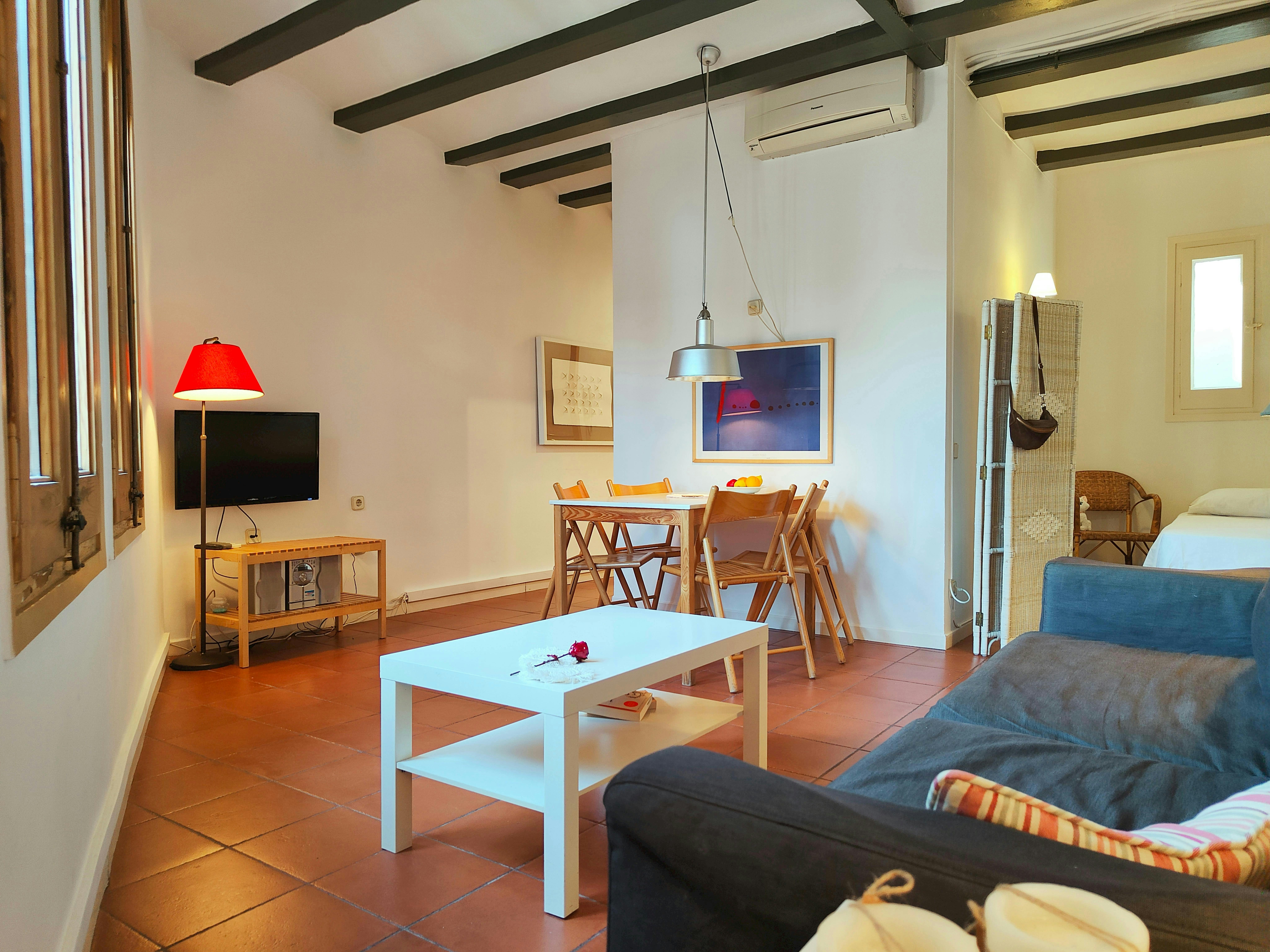 Apartment for rent for €1,903 per month in Barcelona, La Rambla