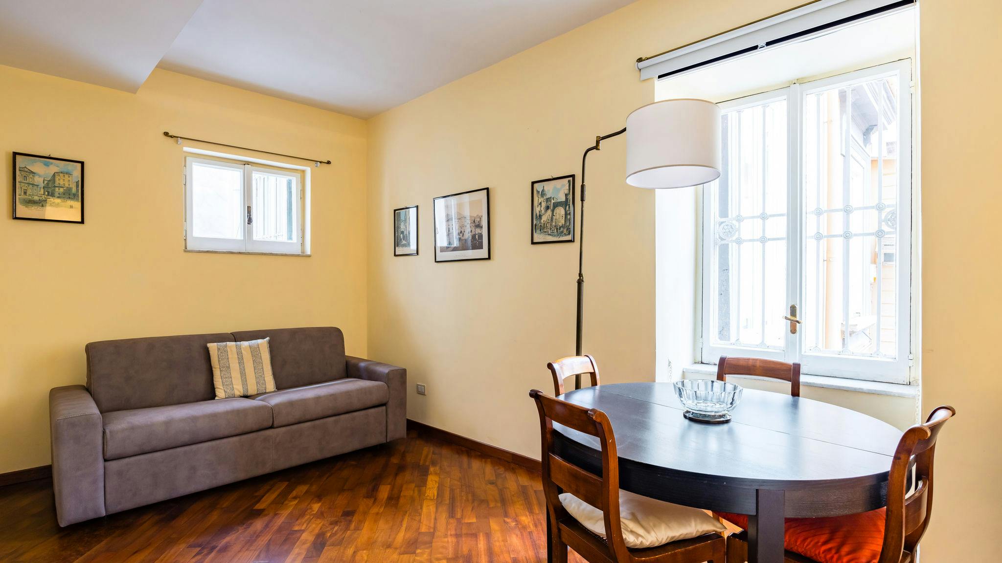 Apartment for rent for €1 per month in Naples, Via Bisignano