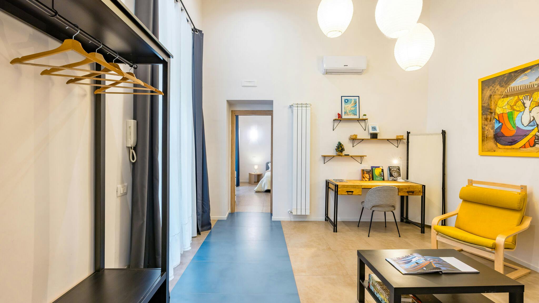 Apartment for rent for €1 per month in Naples, Via Antonio Villari