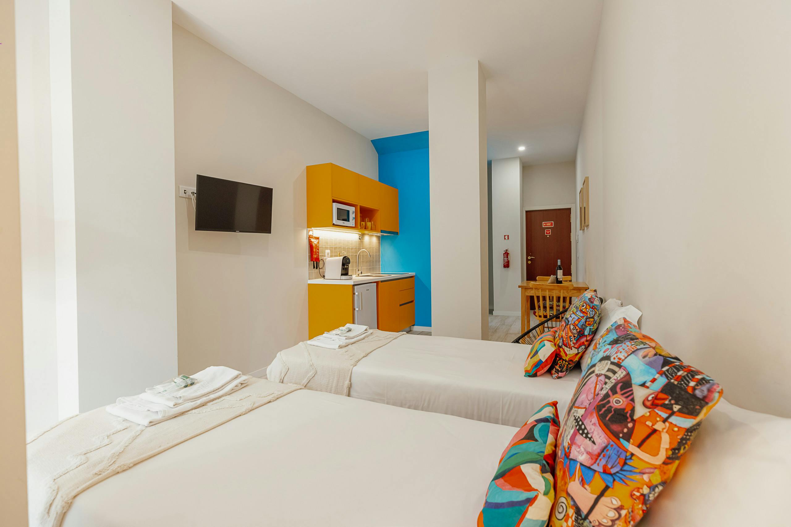 Studio para alugar por € 1.189 por mês em Porto, Rua do Almirante Leote do Rego