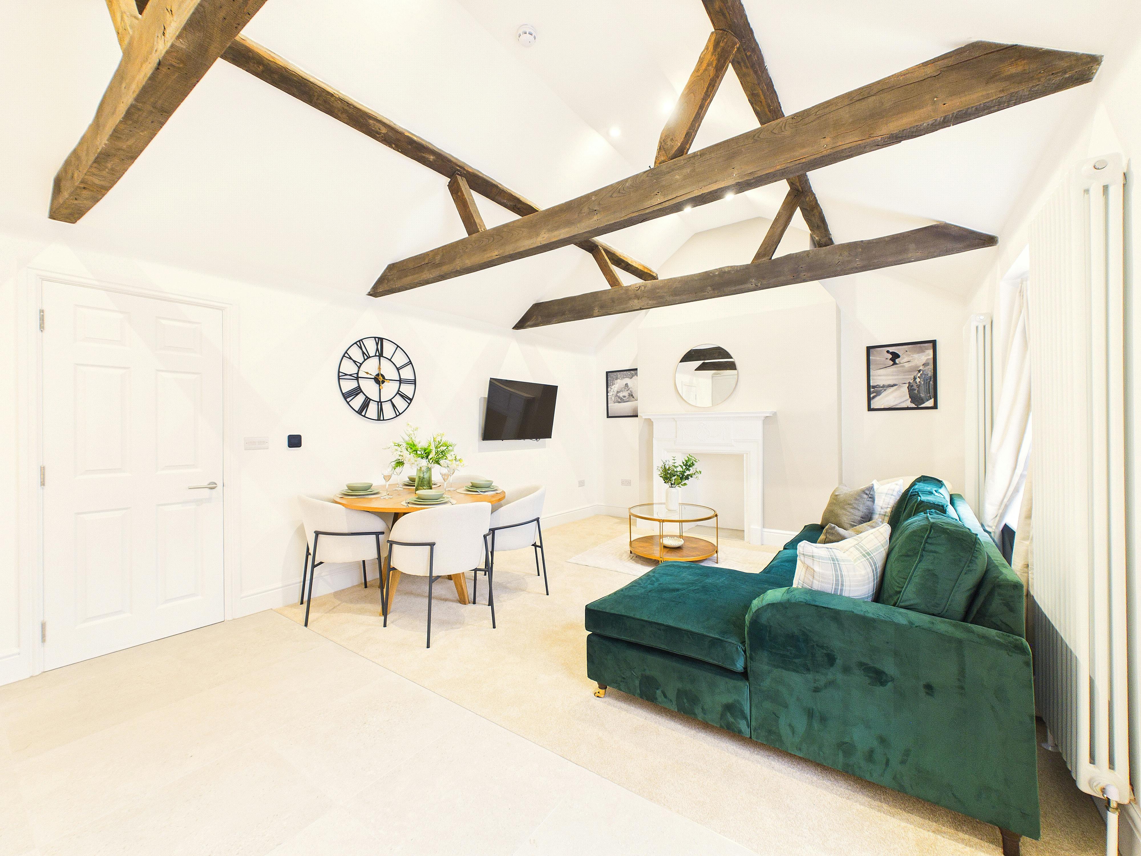 Wohnung zu mieten für 2.500 £ pro Monat in Cheltenham, Henrietta Street