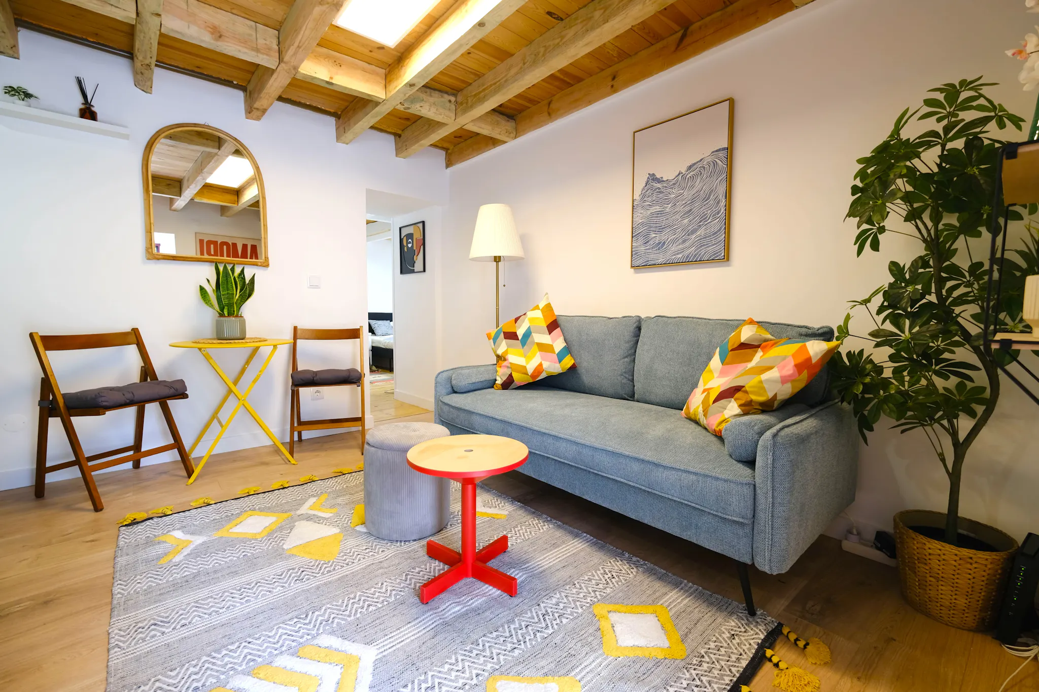 Largo Santo Antoninho, Lisbon preview