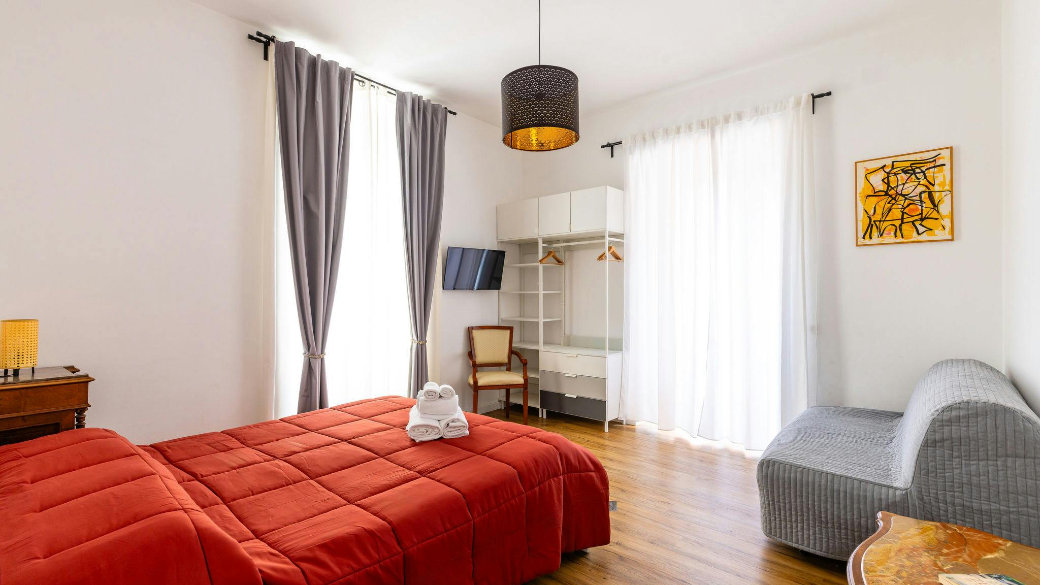 Apartment for rent for €1 per month in piano primo, Via Speranzella