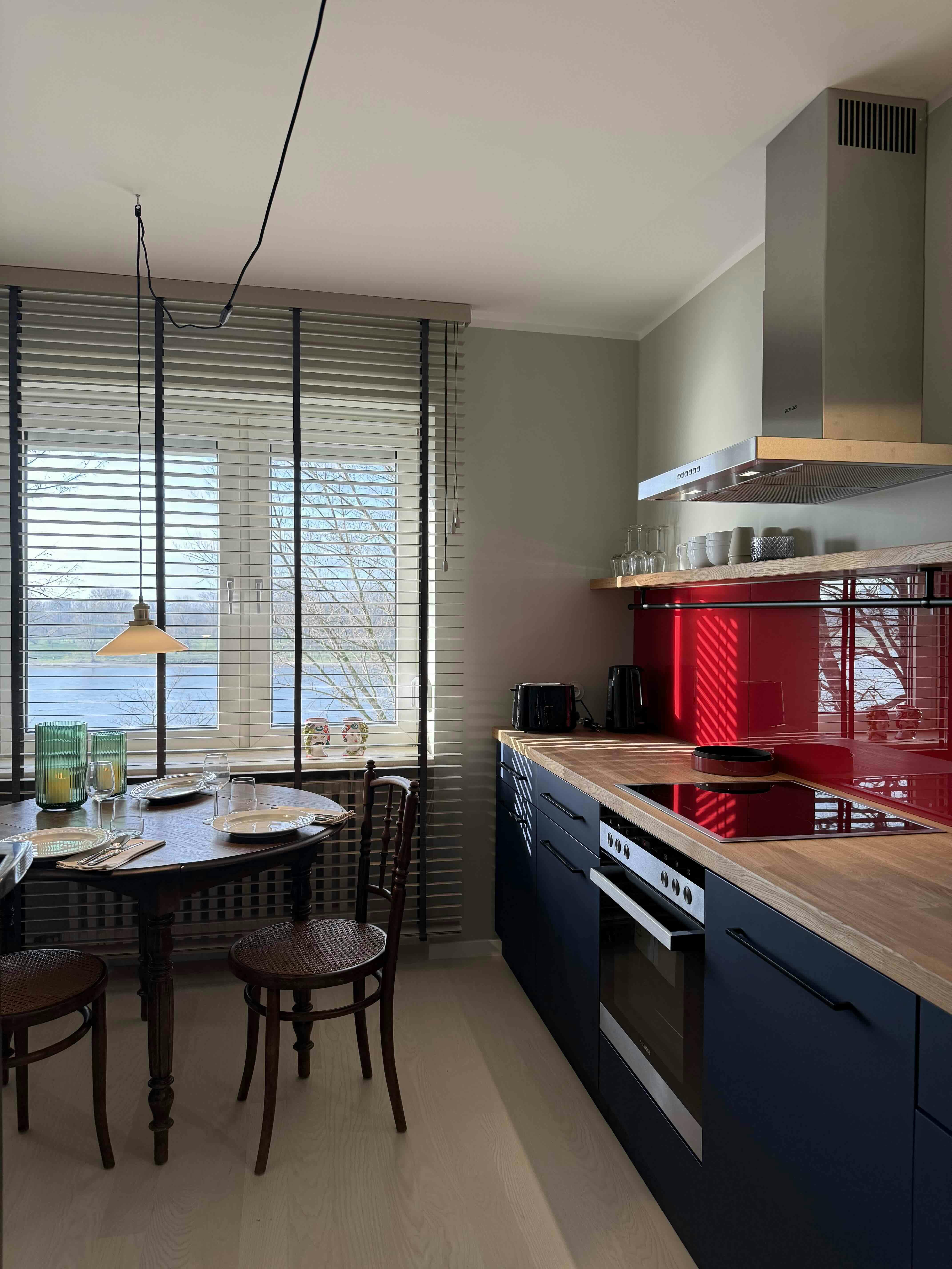 Apartment for rent for €2,430 per month in Köln, Düsseldorfer Straße