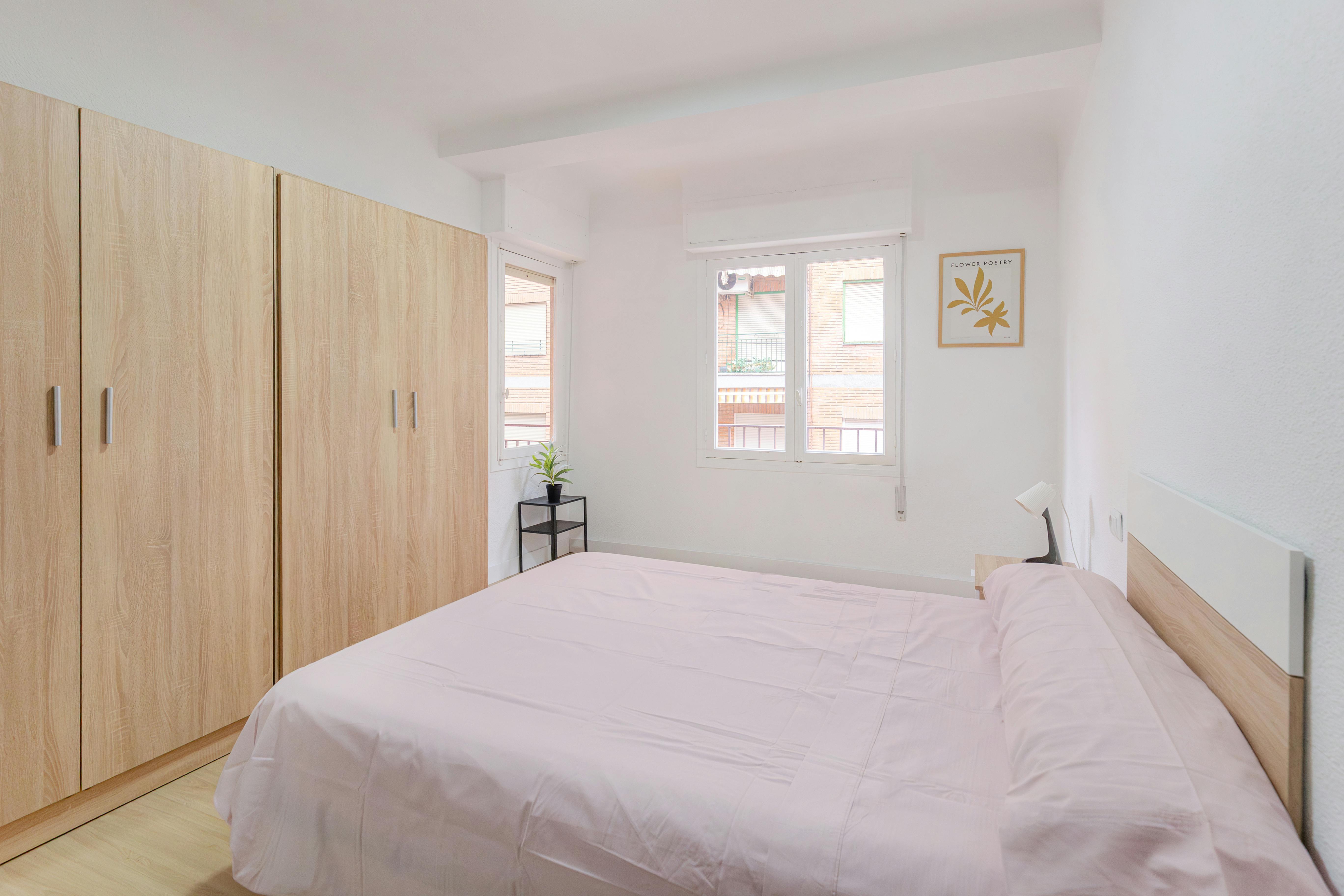 Отдельная комната сдается в аренду за 310 € в месяц в Elche, Carrer Mariano Luiña