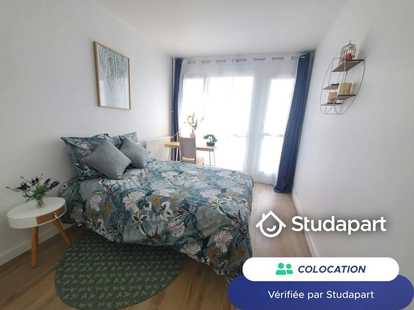 Private room for rent for €595 per month in Choisy-le-Roi, Square Salvador Allende