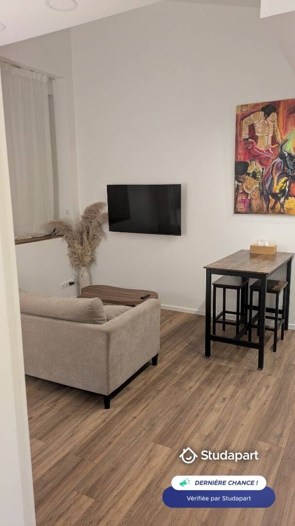Appartement à louer pour 970 €/mois à Nîmes, Rue Bachalas