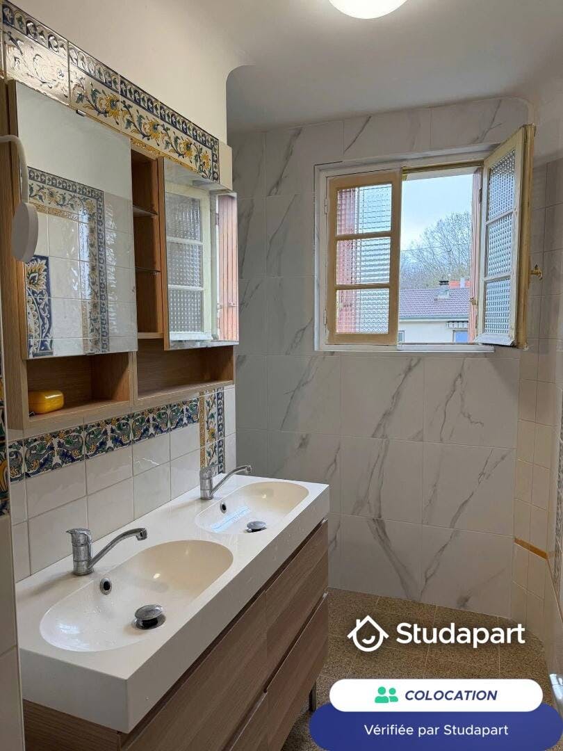 WG-Zimmer zu mieten für 530 € pro Monat in Noisy-le-Grand, Rue Mozart