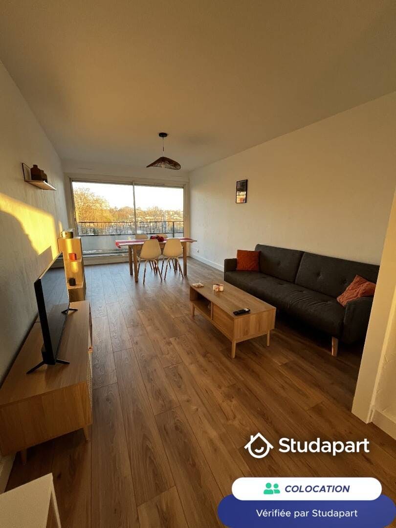 Private room for rent for €450 per month in Blanquefort, Avenue du Général de Gaulle