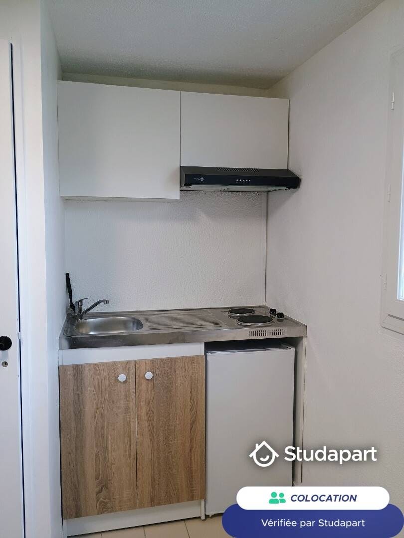 Private room for rent for €550 per month in La Rochette, Rue Corot