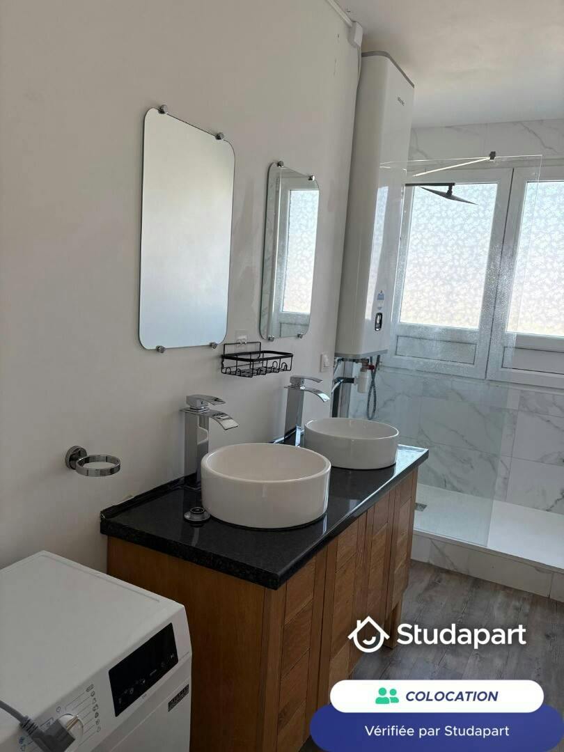 Private room for rent on Rue du Croissant, Nantes - Plus