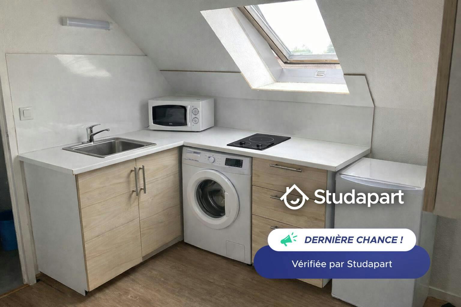 Appartement te huur voor € 509 per maand in Fleury-les-Aubrais, Rue Camille Saint-Saëns