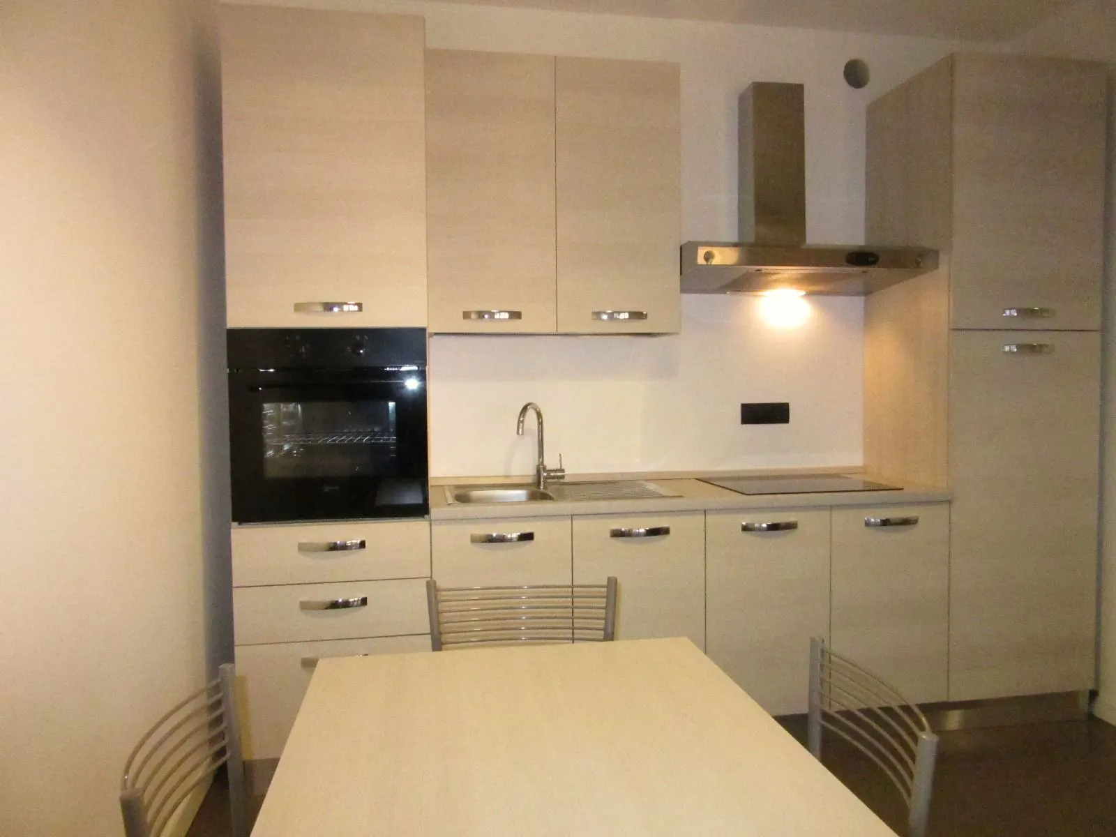 1-Bedroom Apartment in Via Enrico Cosenz, Milan (1689059) ROOM 2