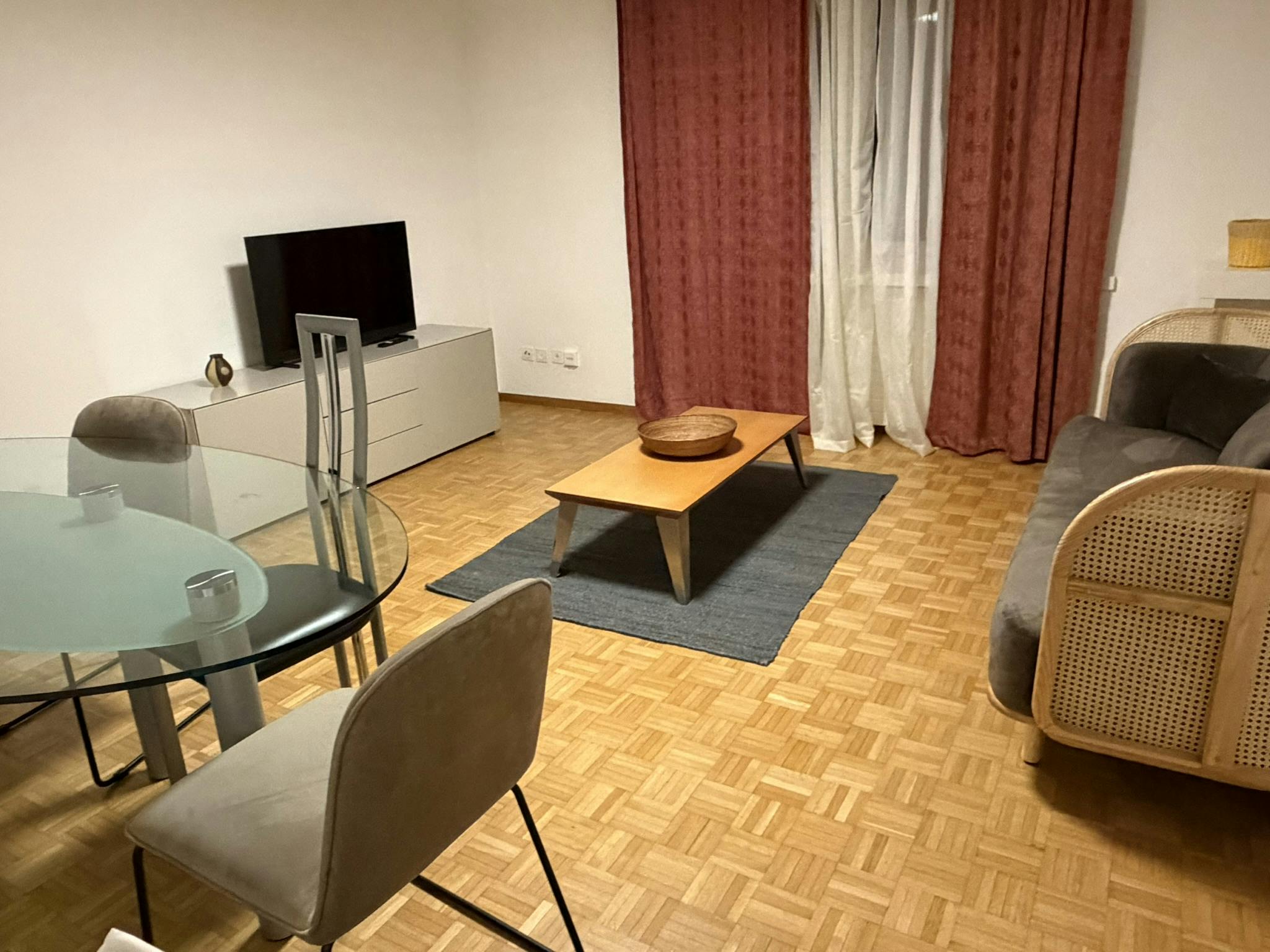 Apartment for rent for CHF 2,995 per month in Zürich, Hopfenstrasse