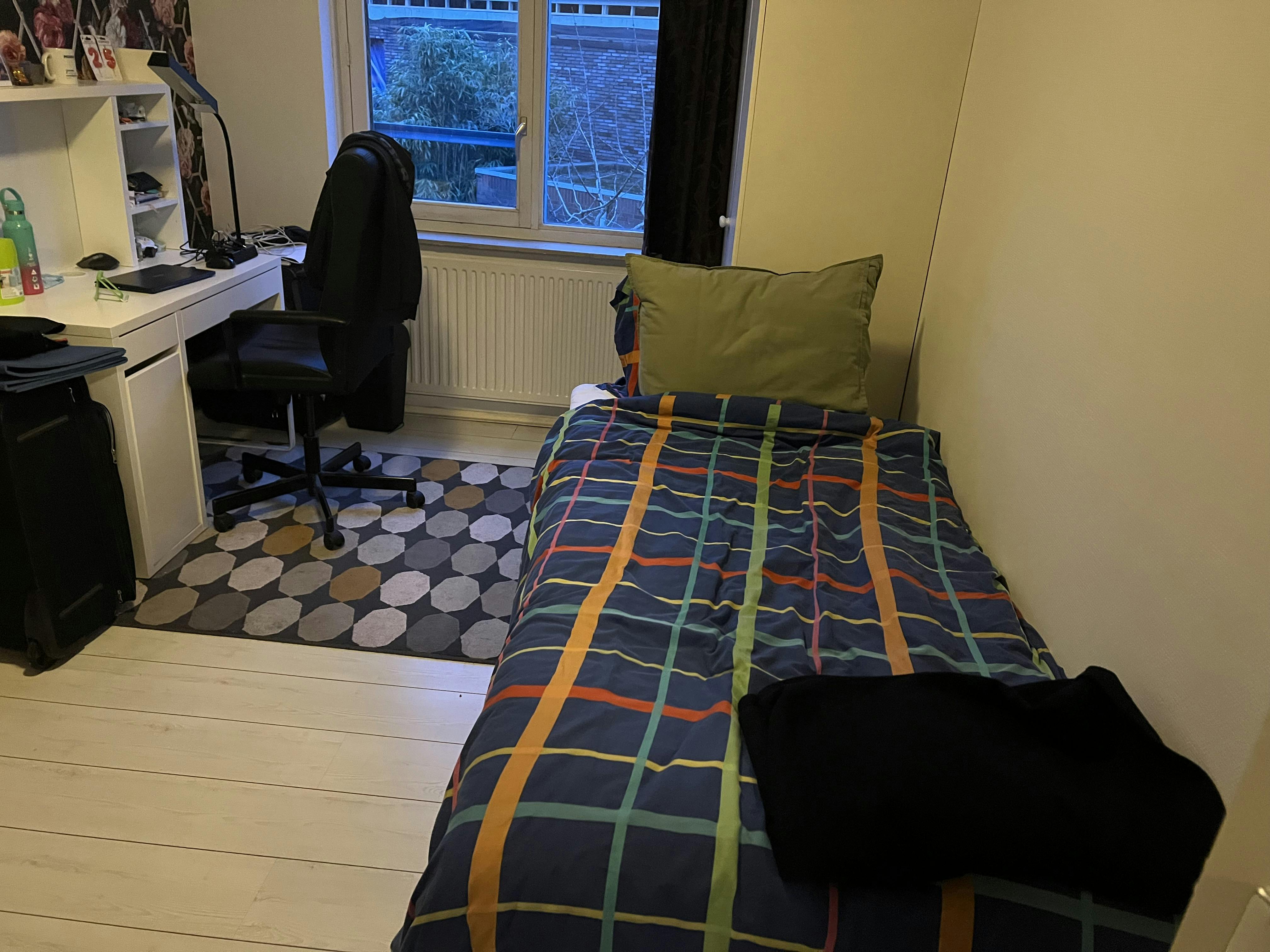 私人房间 正在以 €1,085 的月租出租，其位于 Rotterdam, Van Poeljeweg