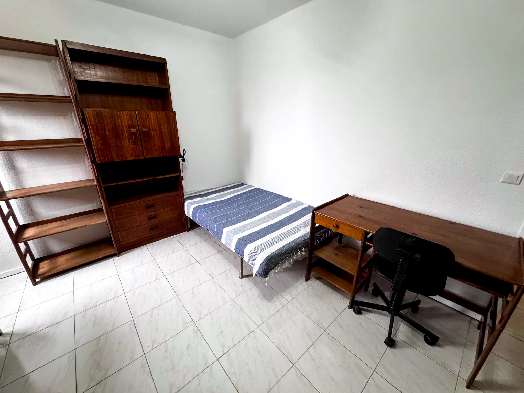 Shared room in Rua Dom Jerónimo de Azevedo, Porto (1689373) ROOM 4