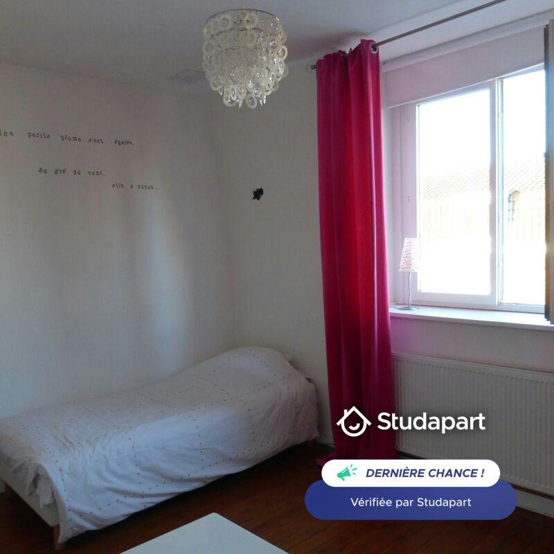Private room for rent on Rue Jean Jaurès, Lille - Vue 3