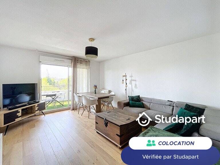 Private room for rent for €700 per month in Marseille, Rue Nicolas Appert