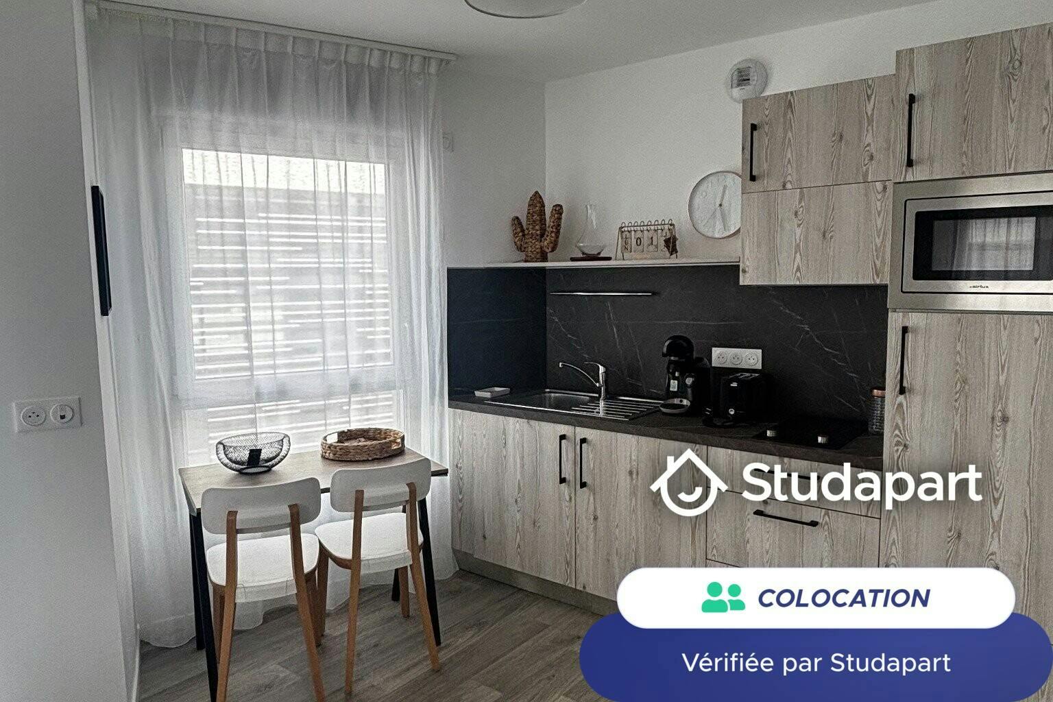 Private room for rent on Rue Courtois, Lille - Vue 3