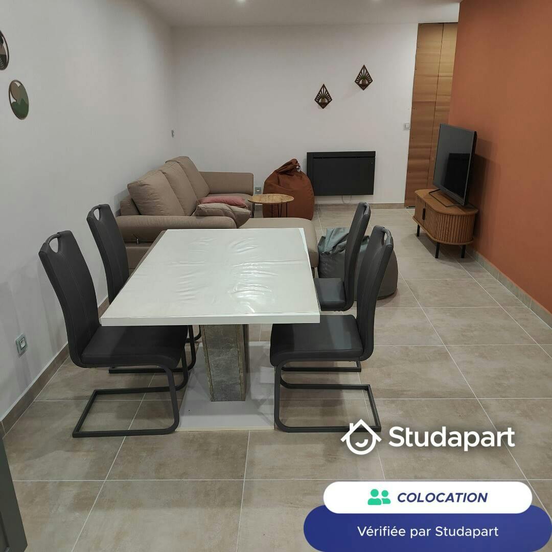 Private room for rent for €580 per month in Lille, Rue Baudin