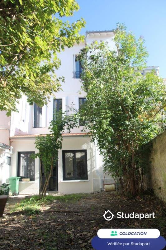 Apartment in Bordeaux, Saint-Michel Nansouty Saint-Genès - More