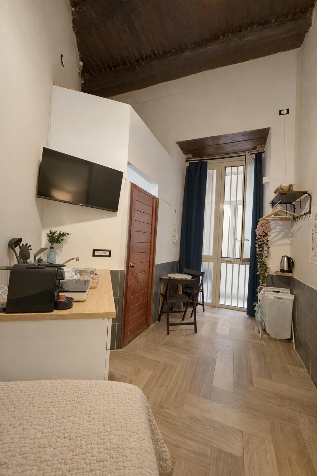 Studio for rent for €550 per month in Naples, Piazza Principe Umberto