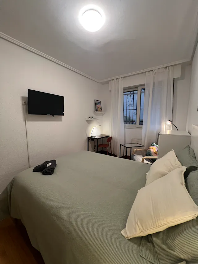 Private room in Luis Iruarrizaga Kalea, Bilbao (1689568) room image 2