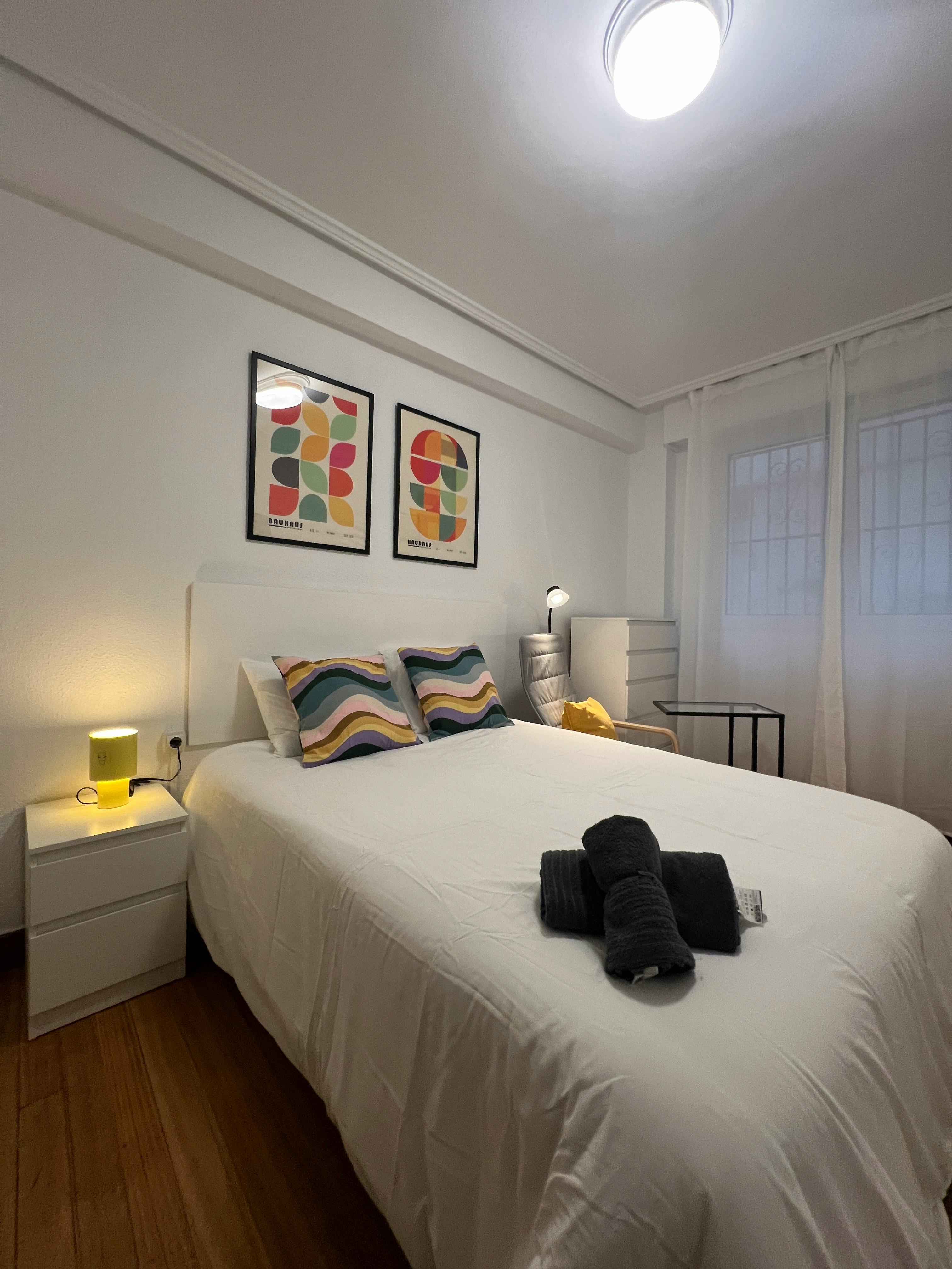 Single room Bilbao, 1 bed, 13m² — photo 1