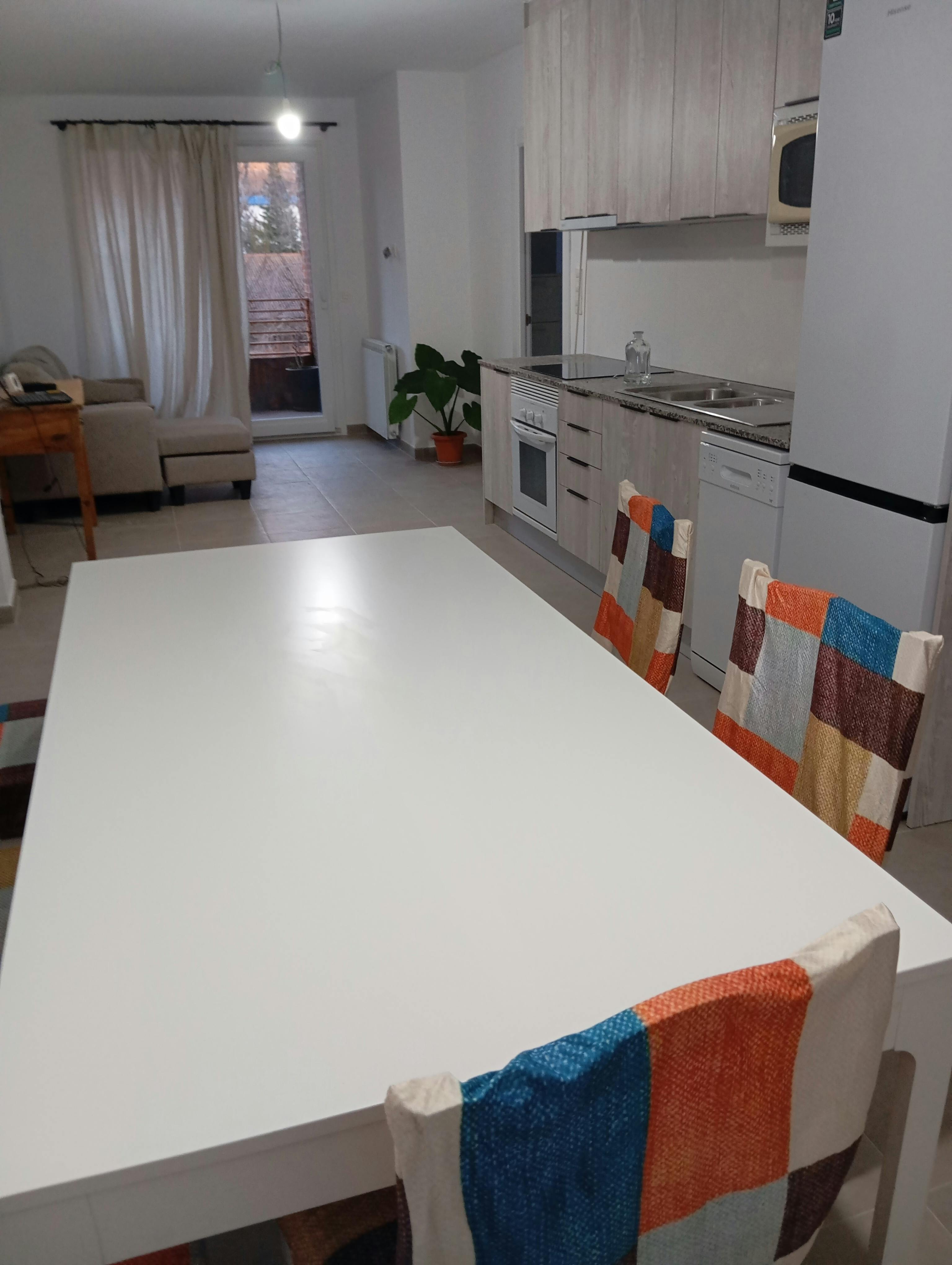 Mehrbettzimmer zu mieten für 335 € pro Monat in Valladolid, Paseo de Juan Carlos I
