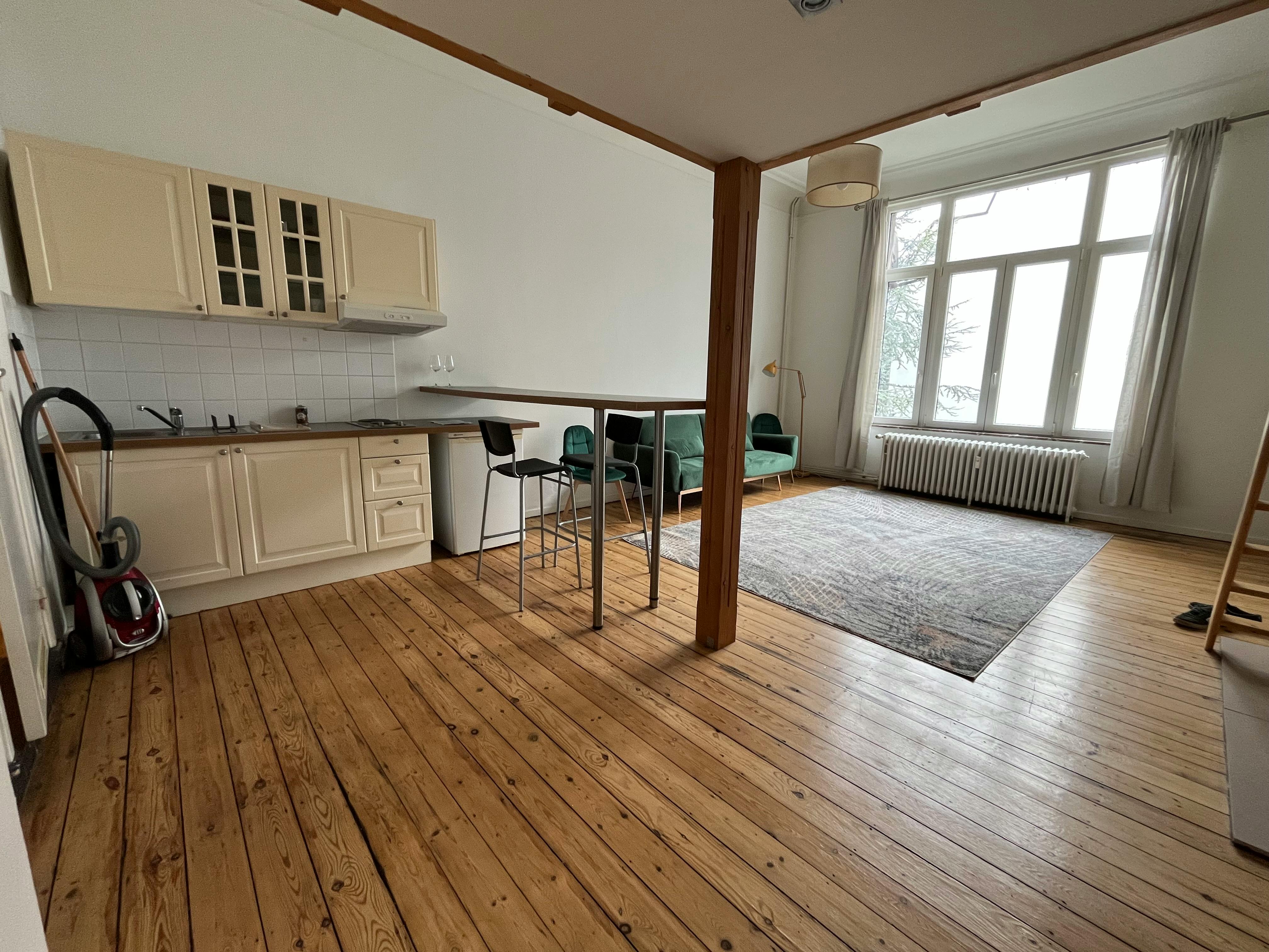 Etta att hyra för 920 € i månaden i Forest, Avenue Brugmann