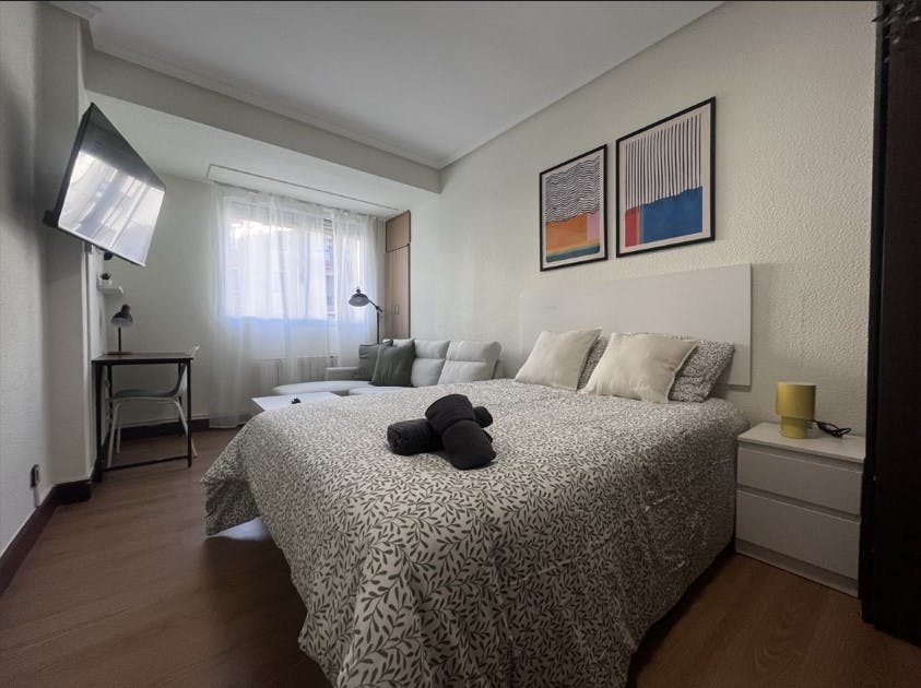 Single room Bilbao, 1 bed, 14m² — photo 1